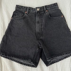 ZARA Mom Fit Denim Shorts women size 6 Black